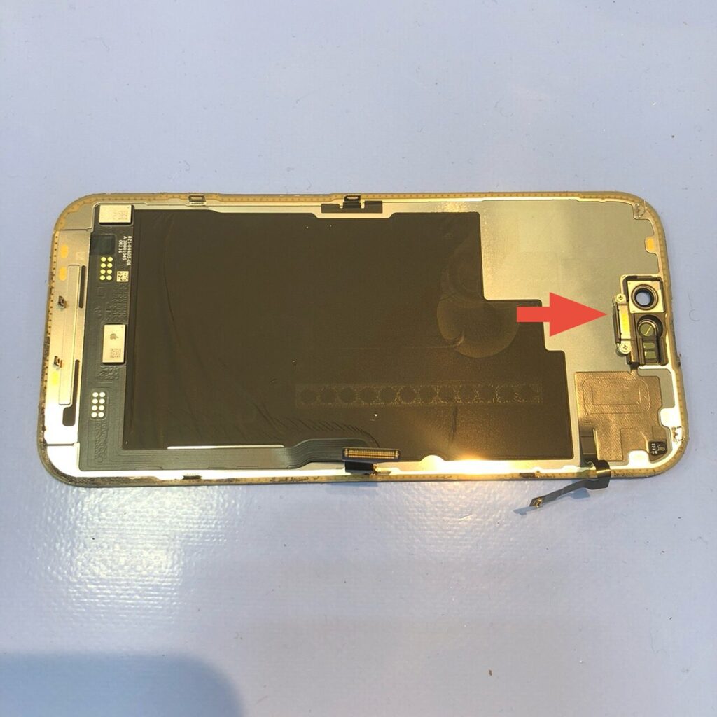 iPhoneの分解中の写真6