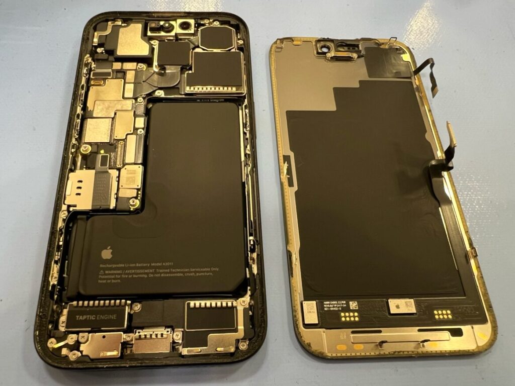 iPhoneの分解中の写真5