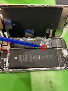 iPhoneのカメラ修理中の画像4