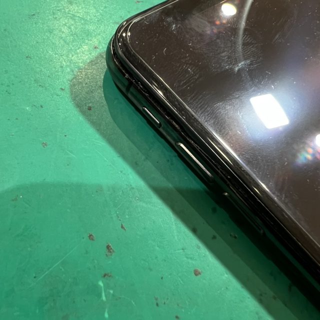 iPhoneX　バッテリー膨張