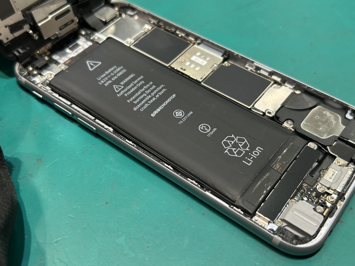 iPhone６s　バッテリー膨張修理