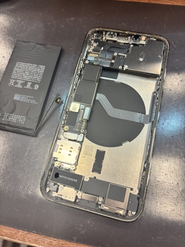 バッテリー交換の途中