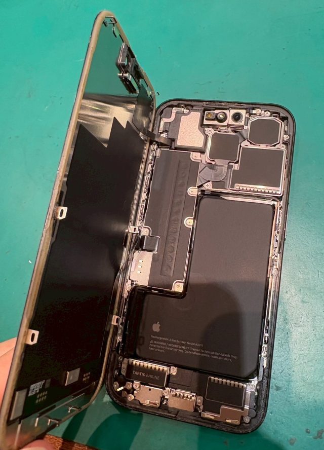 iPhone15pro　バッテリー交換修理