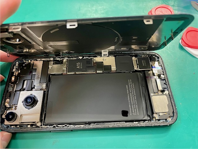 iPhone14内部