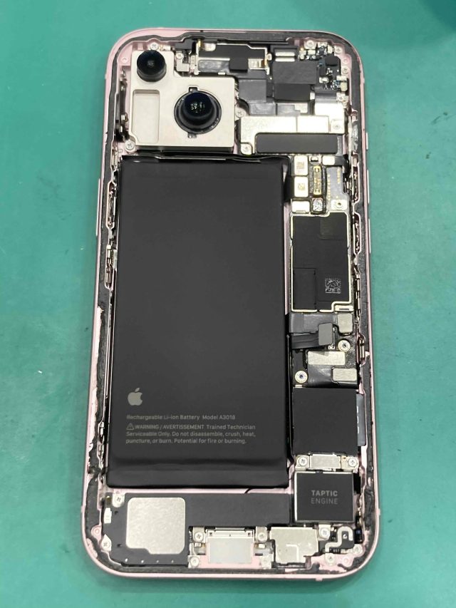 iPhone15　内部