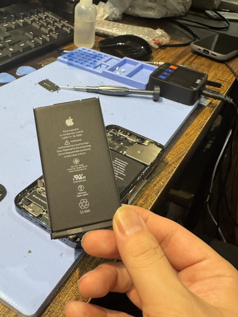 iPhone12バッテリー交換