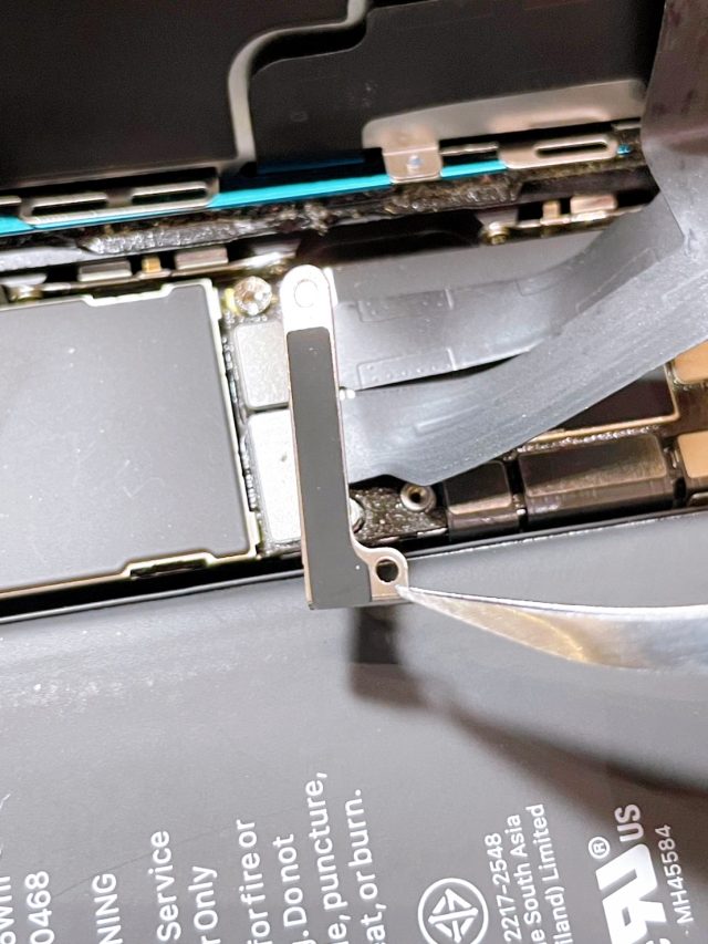 iPhoneXR 画面端子外す