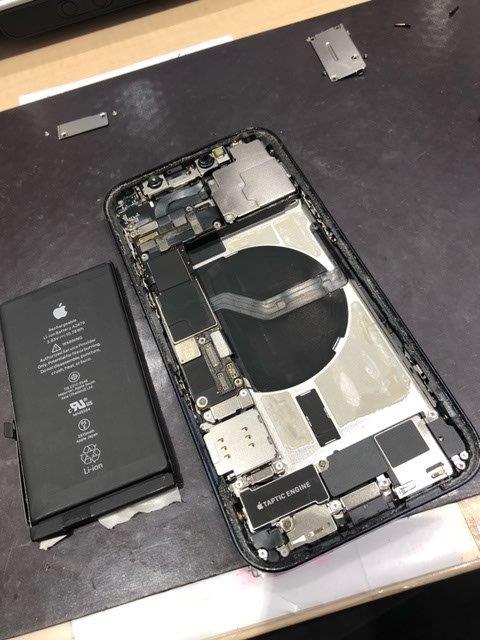 iPhone12バッテリー取り外し