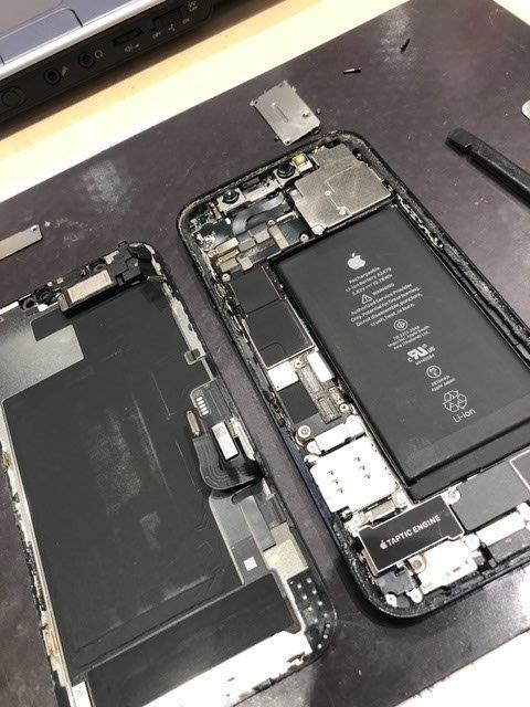 iPhone12画面外し