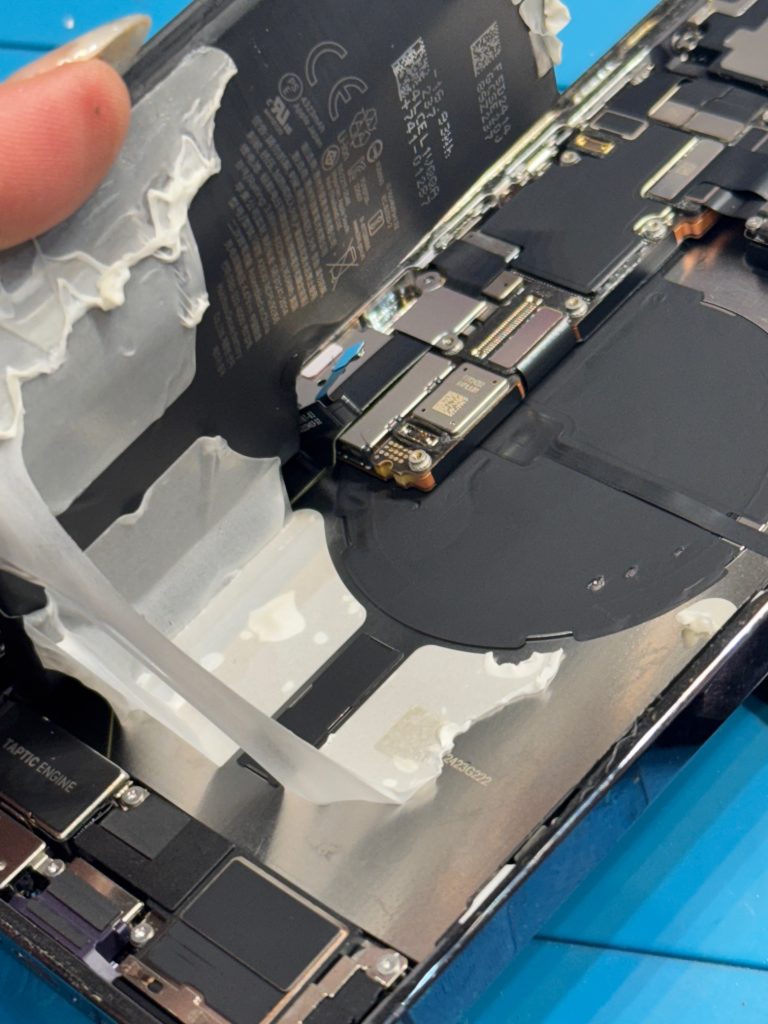 iPhone14ProMax　バッテリー交換