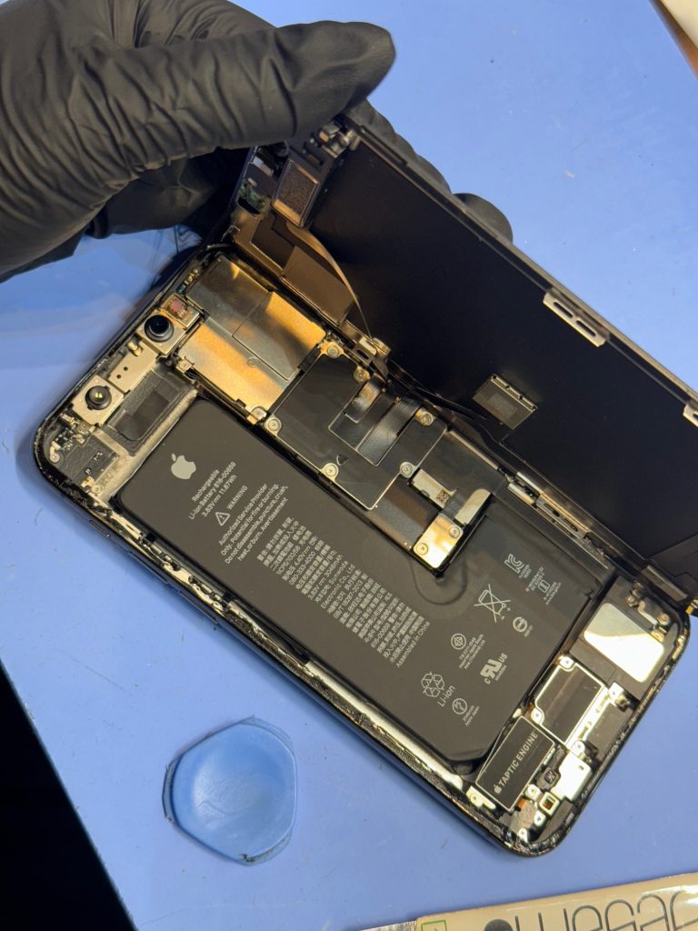 iPhone11ProMax　リアカメラ交換