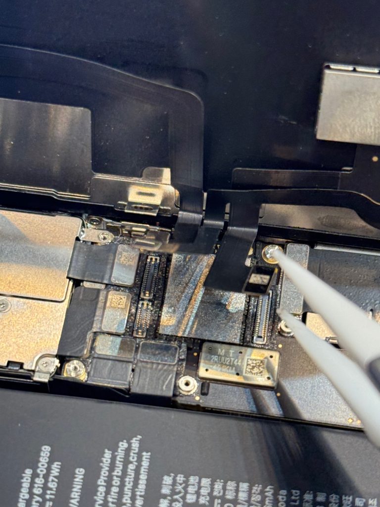 iPhone11ProMax　リアカメラ交換