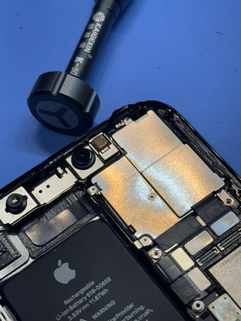 iPhone11ProMax　リアカメラ交換