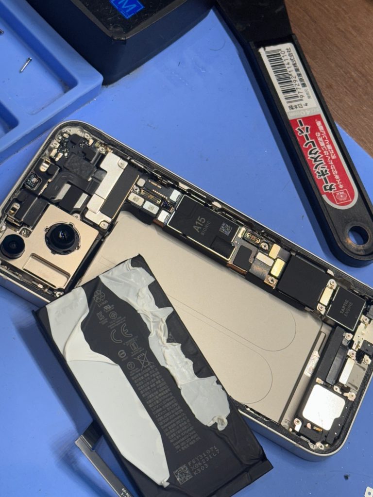 iPhone14　バッテリー交換