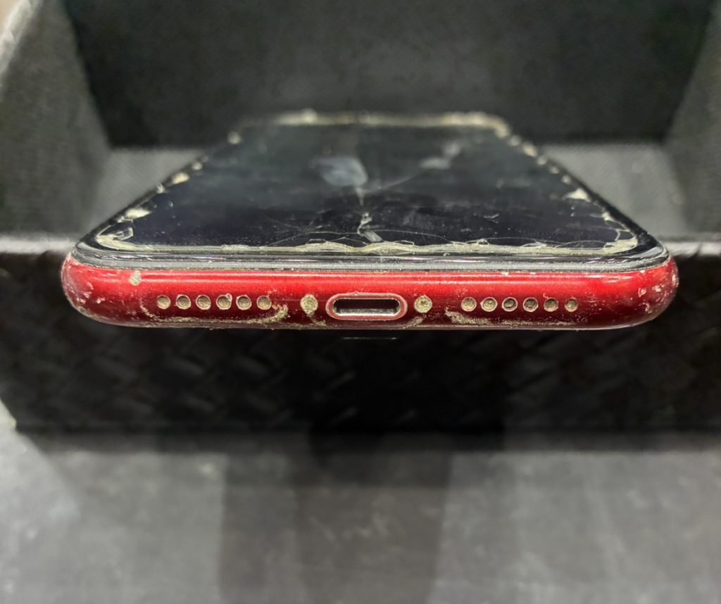 iPhoneXR　iPhone修理　即日修理　iPhoneメンテナンス