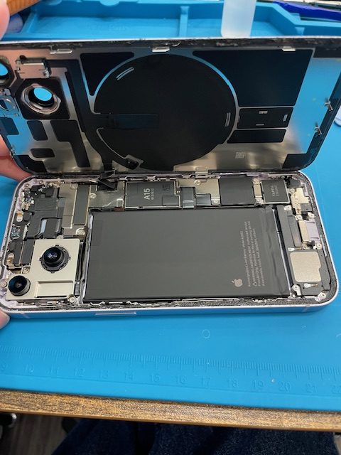 iPhone14内部