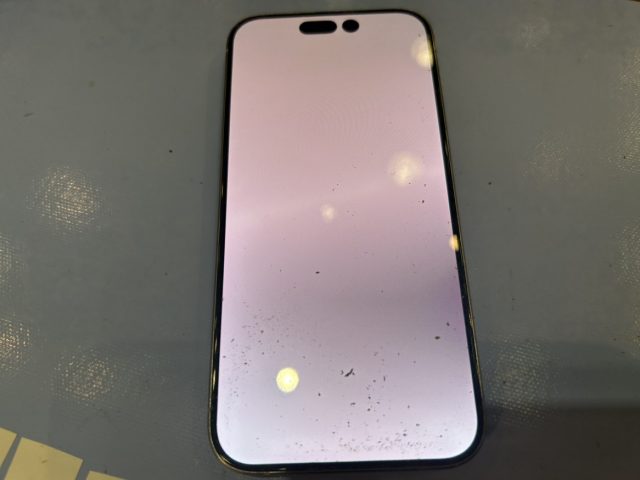 iPhone15pro 画面交換修理