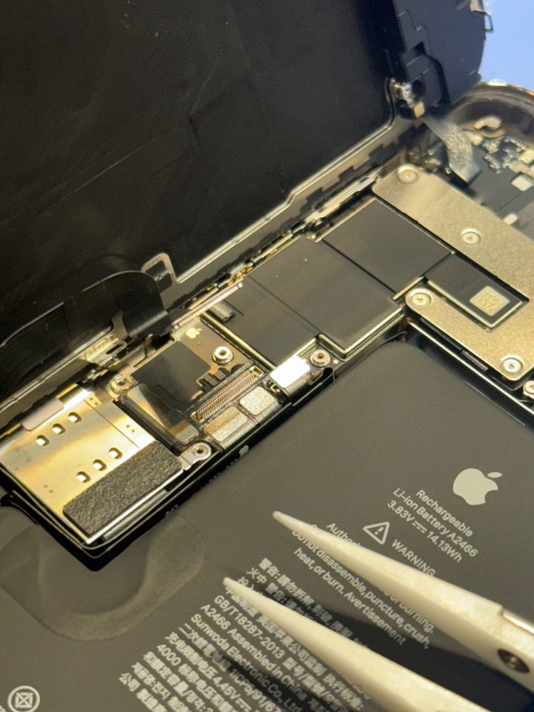 iPhone12ProMax　リアカメラ交換