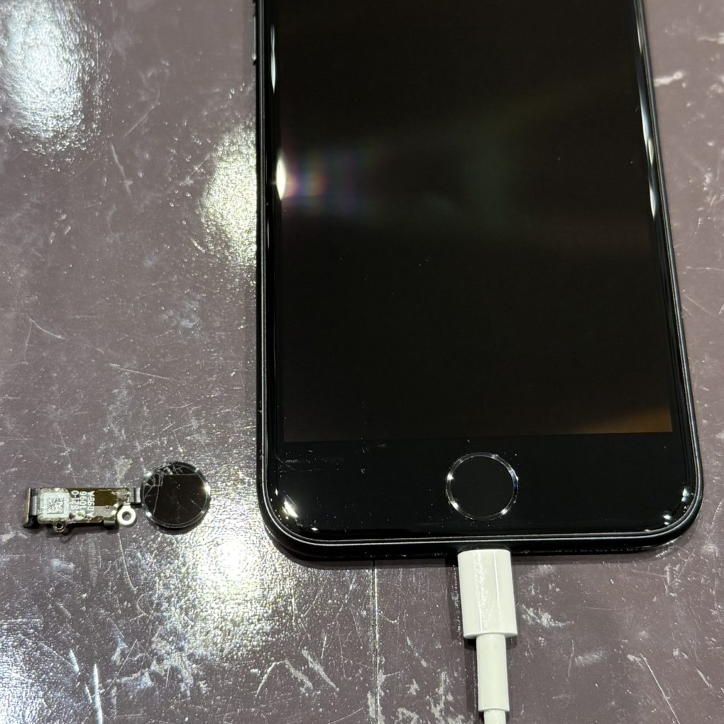 iPhoneSE第二世代 ホームボタン交換修理 | iPhone