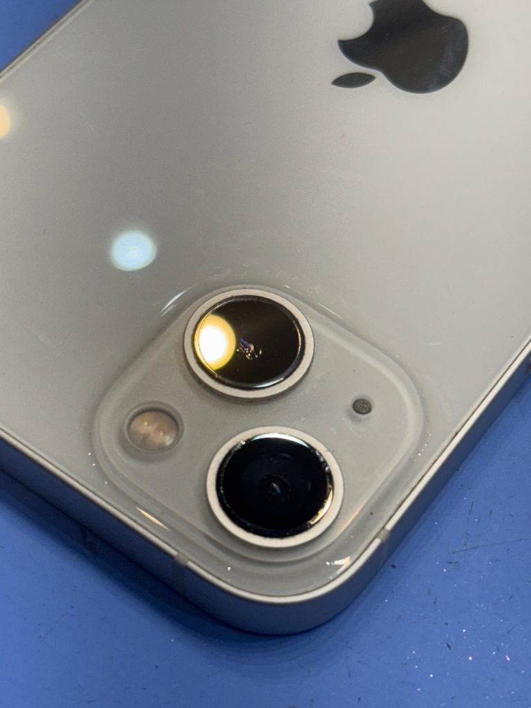 iPhone13　レンズ割れ　超広角
