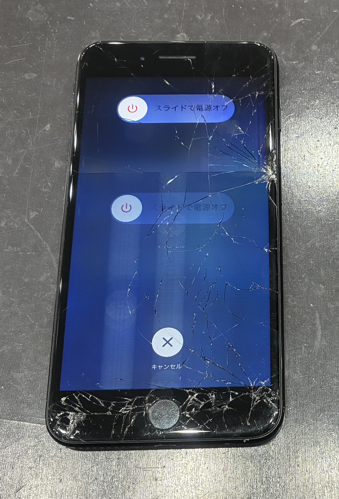 iPhoneSE3　画面破損　液晶損傷　画面交換修理
