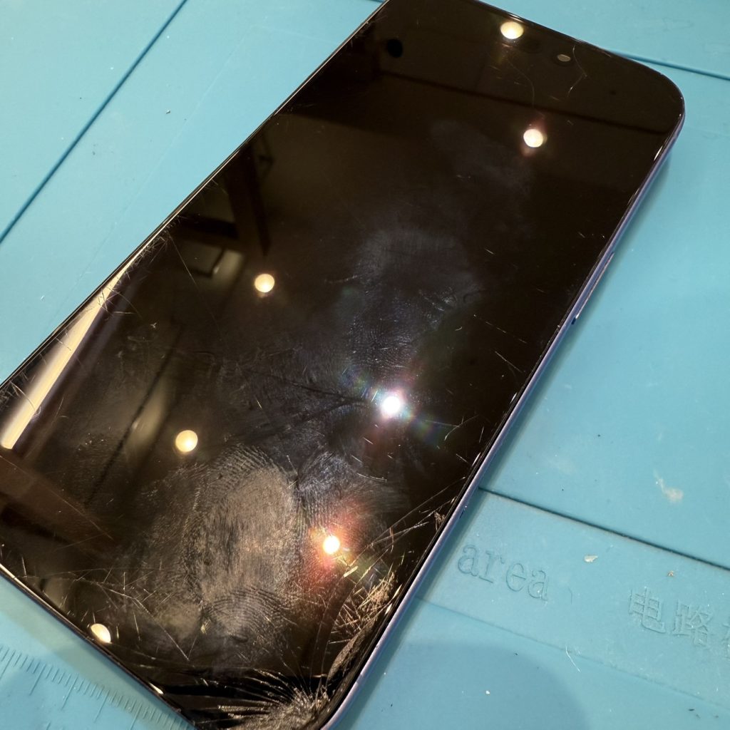 iPhone16