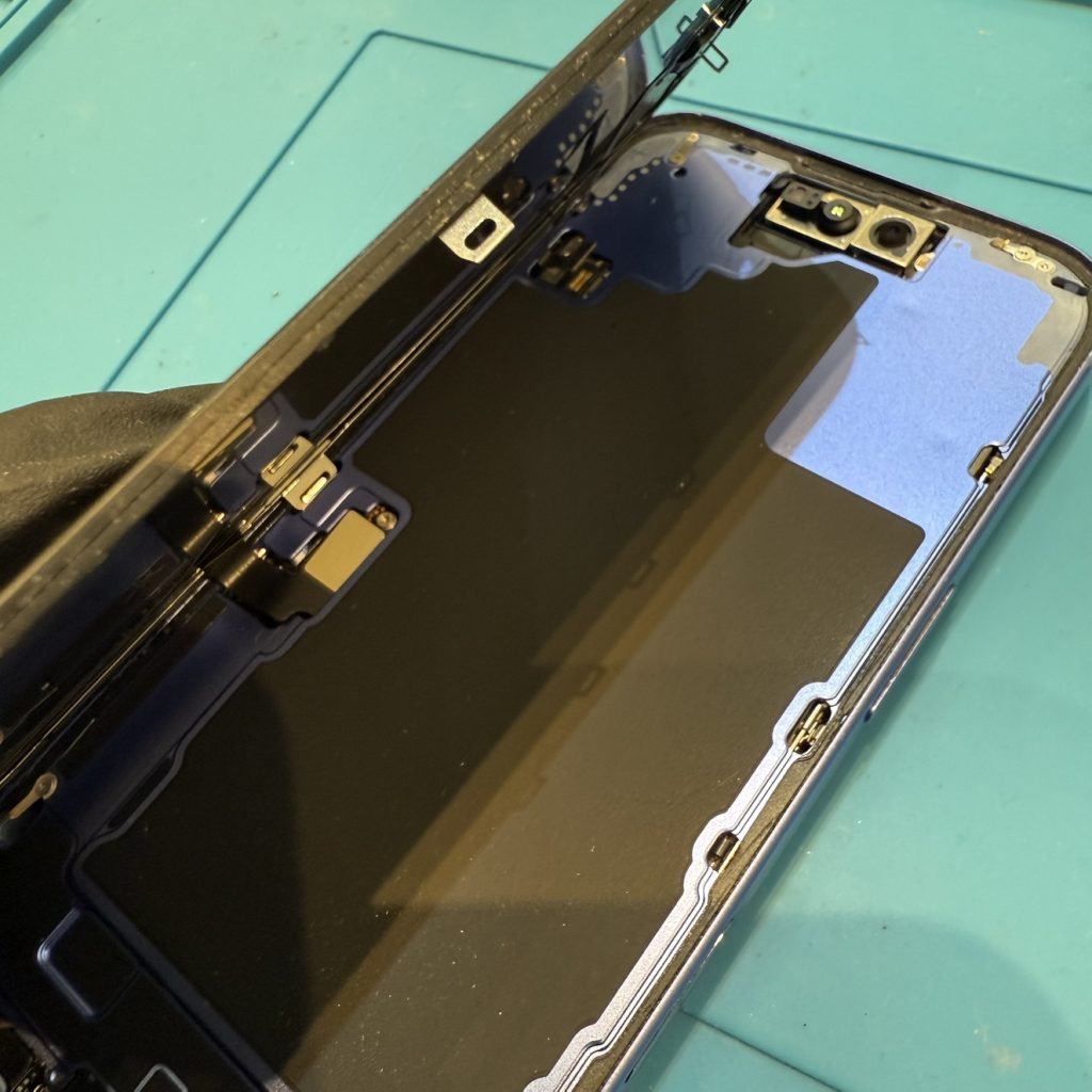 iPhone16