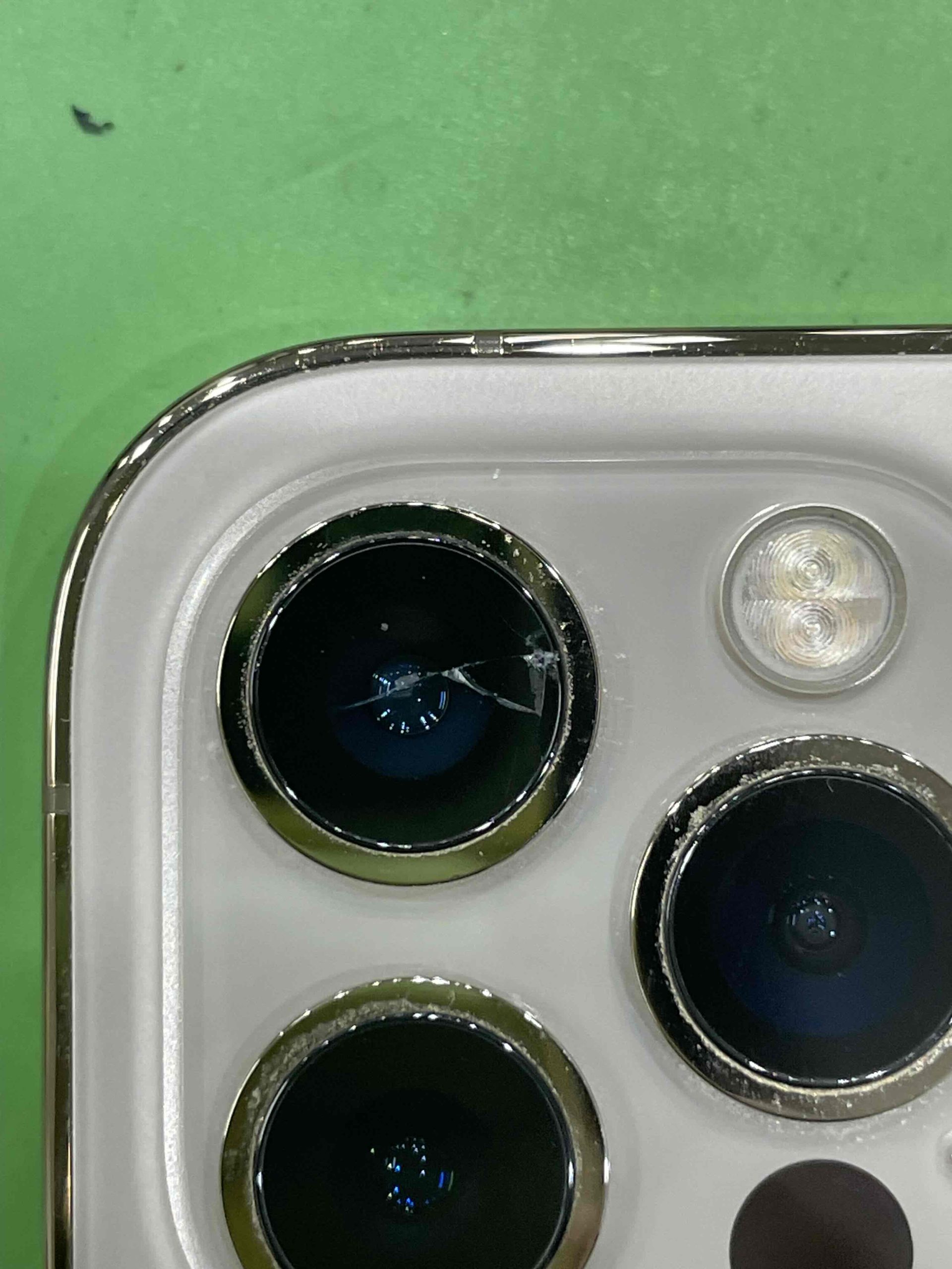 iPhone12Pro　カメラレンズ交換