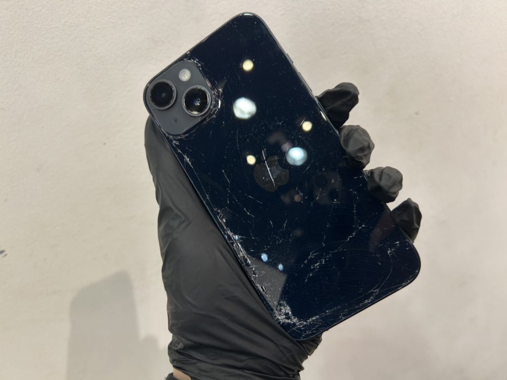 iPhone14　背面修理