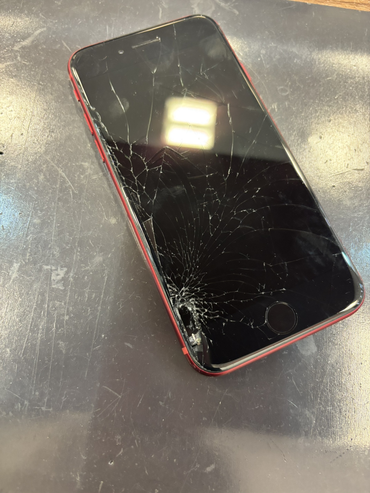 iPhoneSE第3世代　画面修理