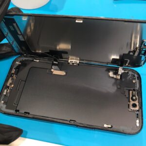iPhone15 修理中