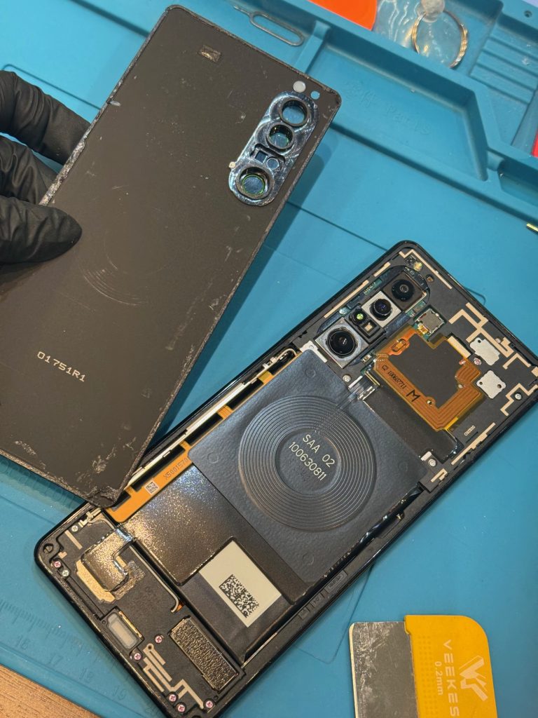 SOG01　Xperia 1 II（エクスペリア ワン マークツー）　バッテリー交換