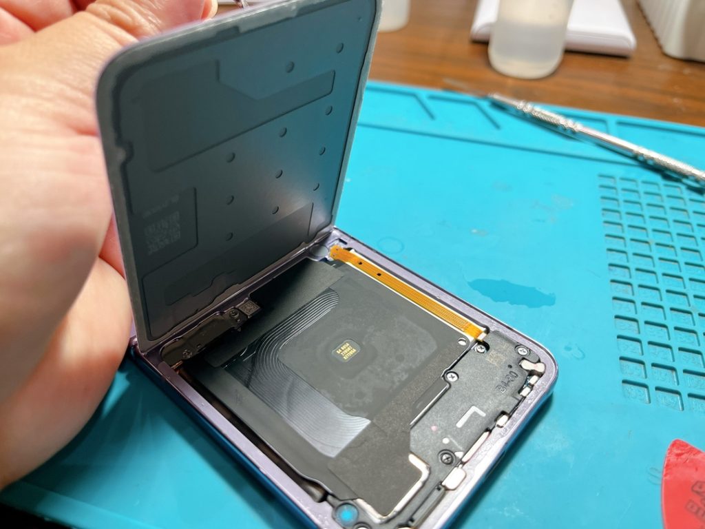 Galaxy Z f;lip4
バッテリー交換