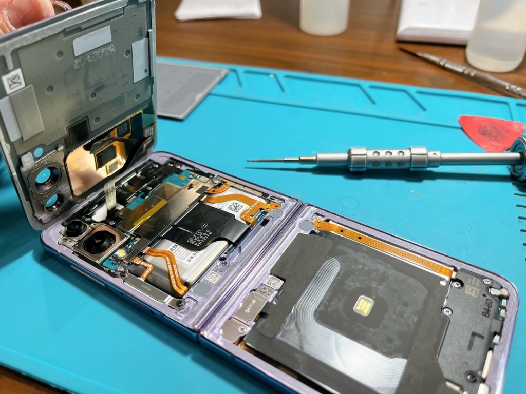 Galaxy Z f;lip4
バッテリー交換