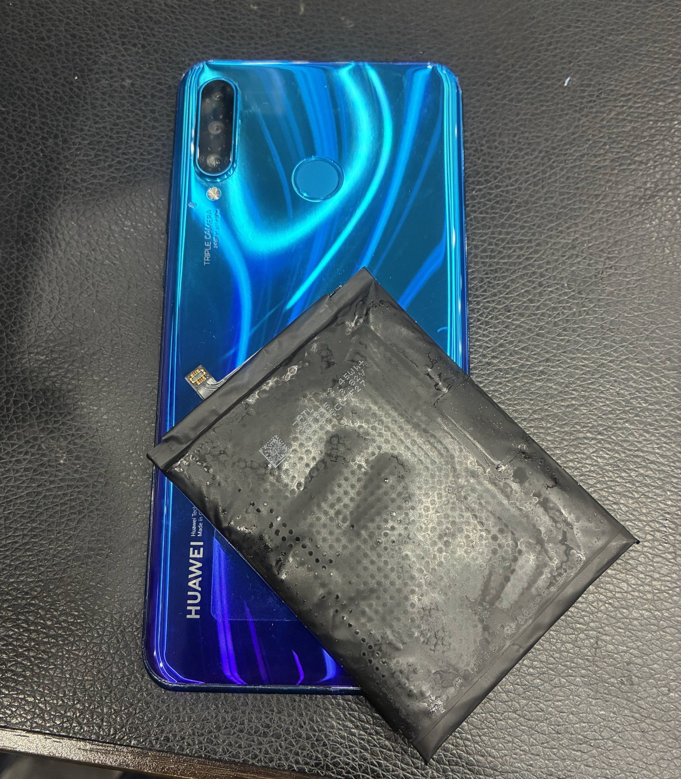 Huawei P30lite 電源が良く落ちる バッテリー交換