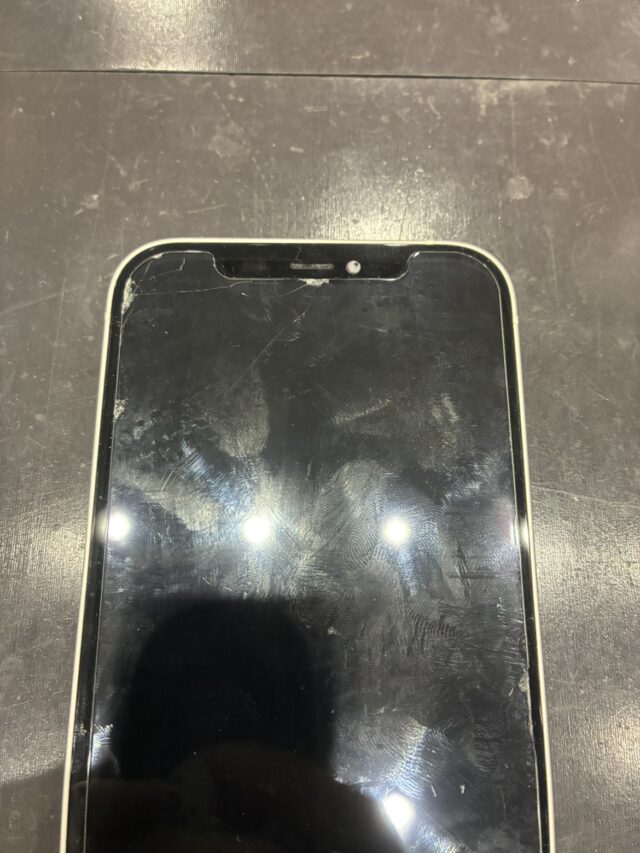 iPhone12 水没 トイレ 画面交換 バッテリー交換 スマホ修理