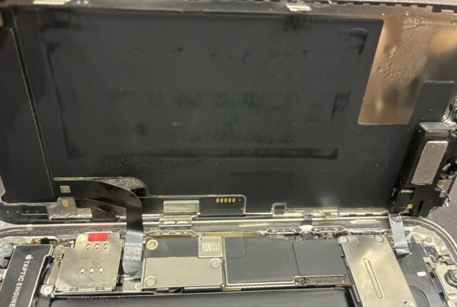 iPhone12 水没 トイレ 画面交換 バッテリー交換 スマホ修理