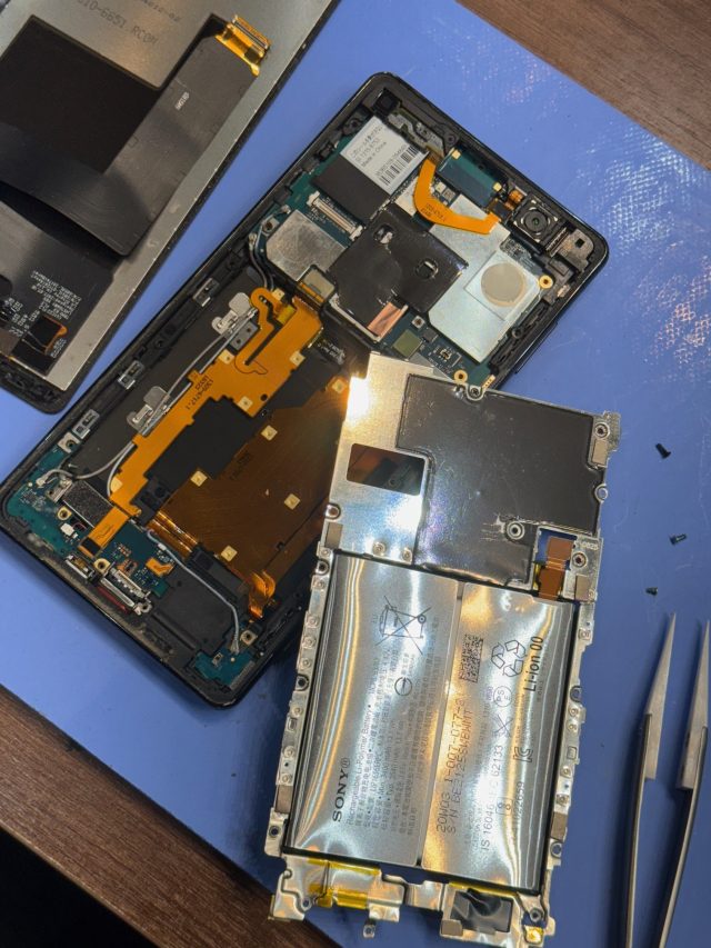 Xperia XZ2 Premium　SO04K　バッテリー交換