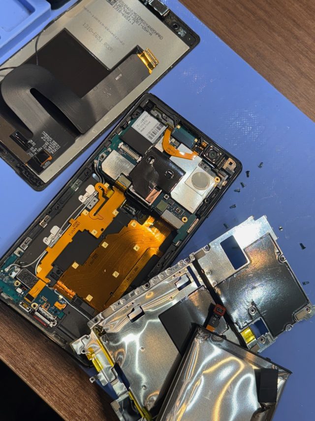 Xperia XZ2 Premium　SO04K　バッテリー交換