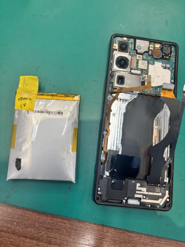 バッテリーを外した状態