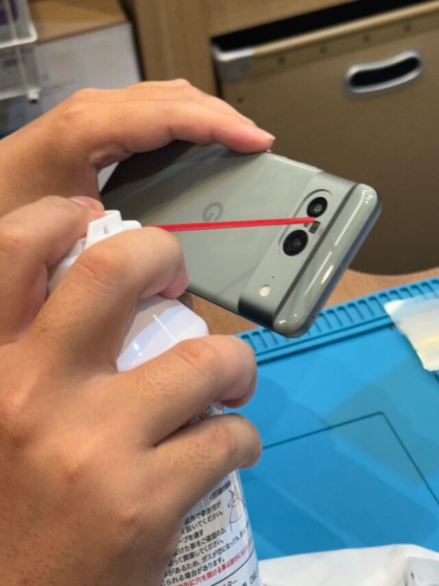 Google Pixel 8　カメラレンズ割れ