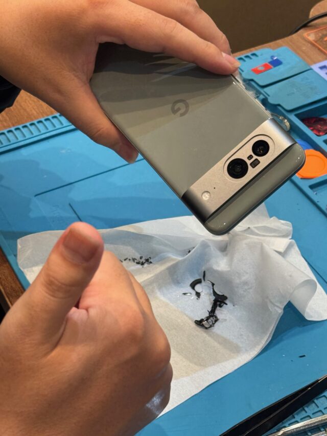 Google Pixel 8　カメラレンズ割れ