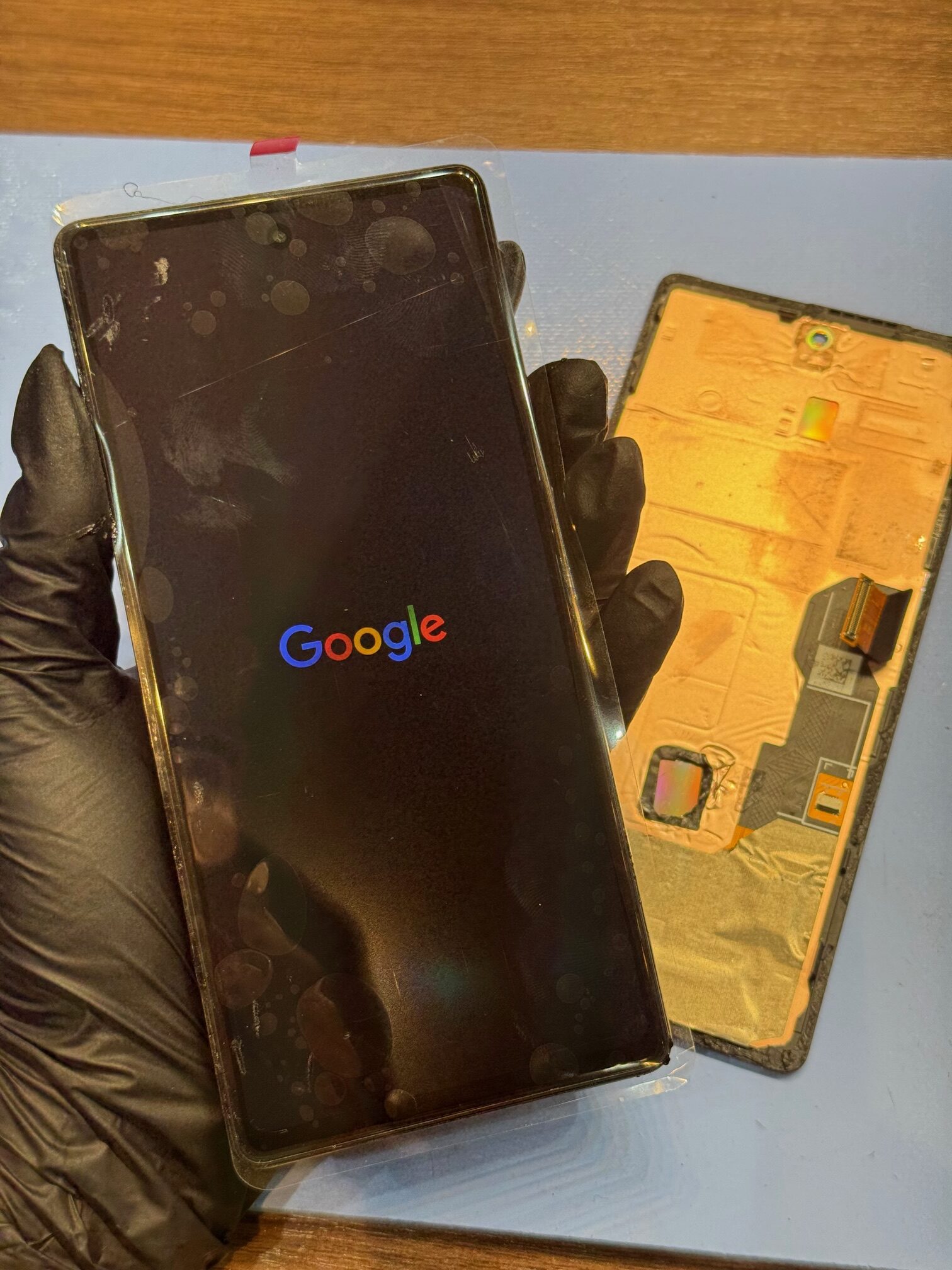 Google Pixel 6a　落下の衝撃でブラックアウトした画面の修理