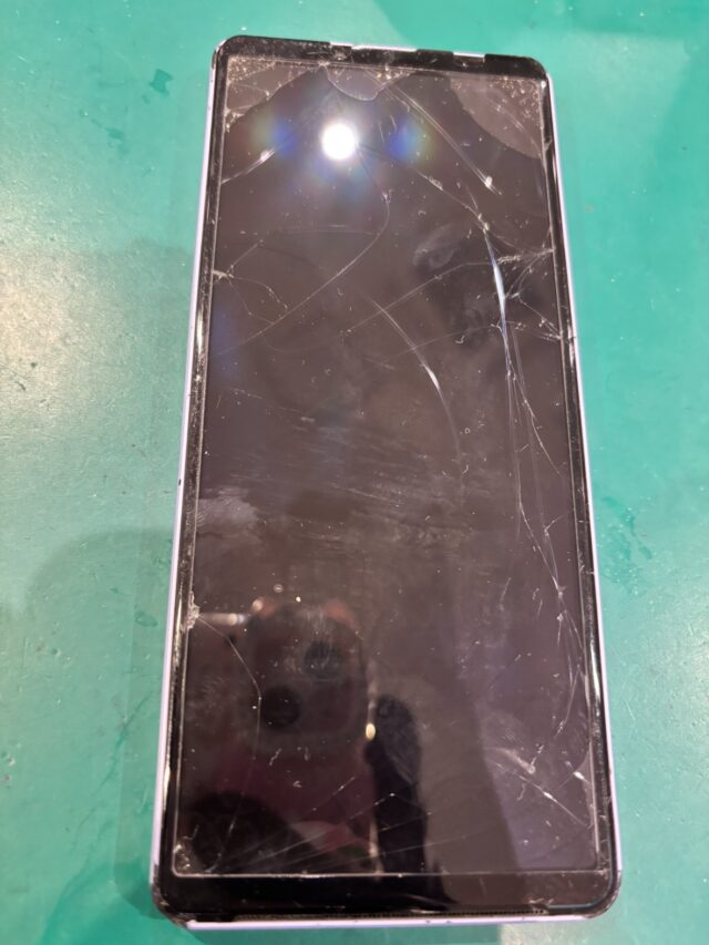 Xperia　バッテリー交換　岸和田市　和泉　堺