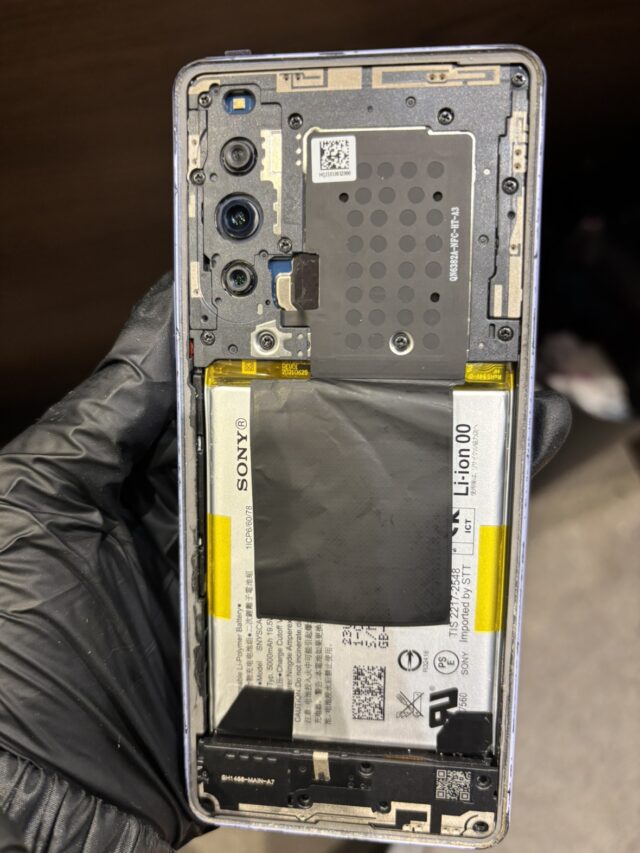 Xperia10V　バッテリー交換