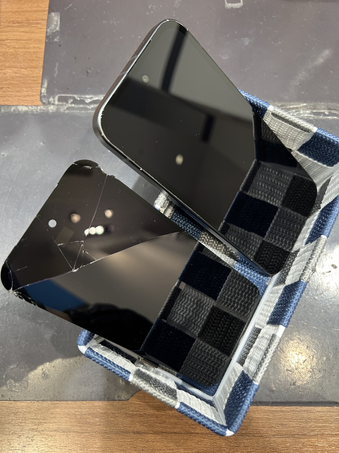 pixel９a  画面修理