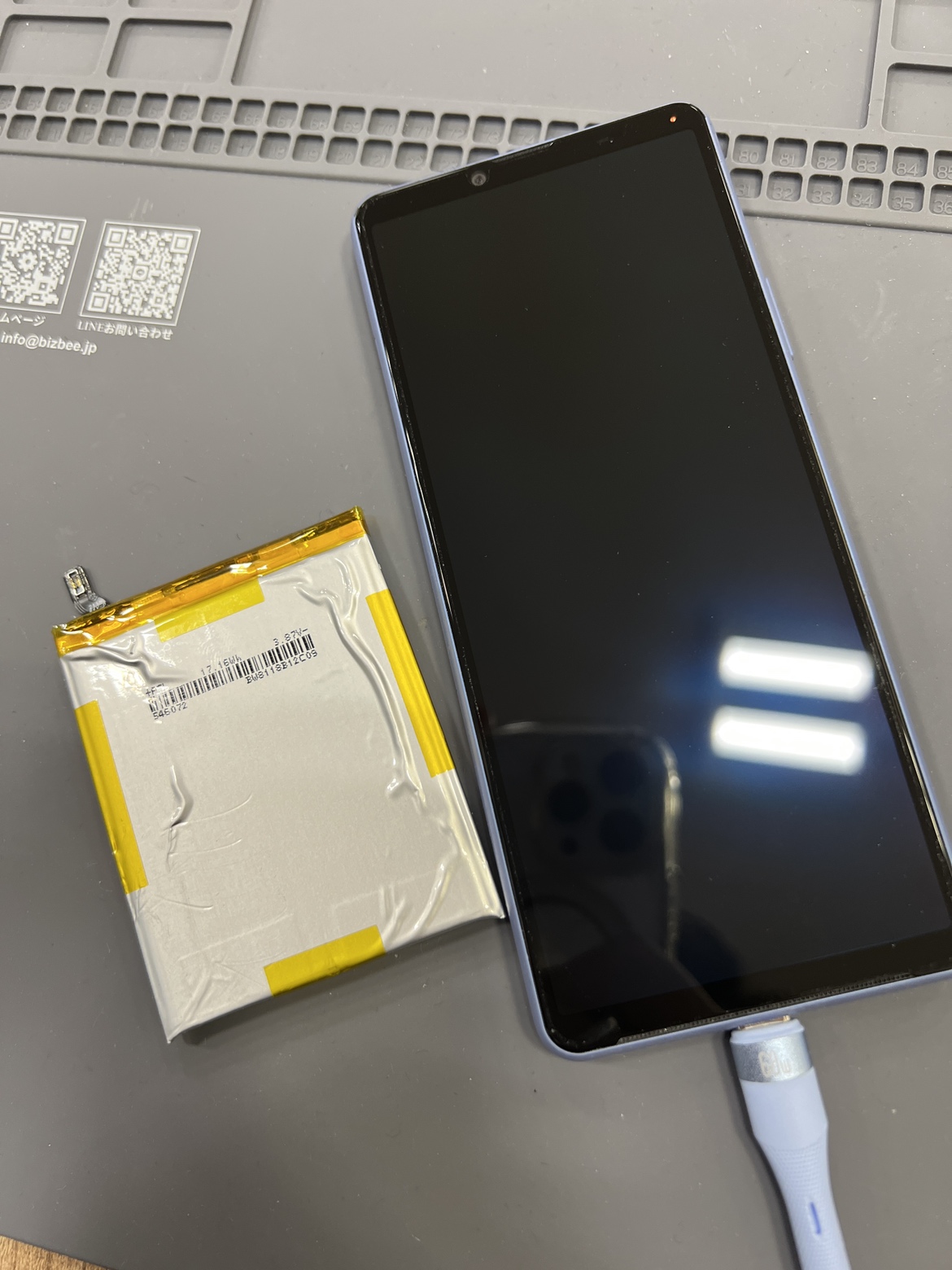 Xperia１０　ⅲ　バッテリー交換