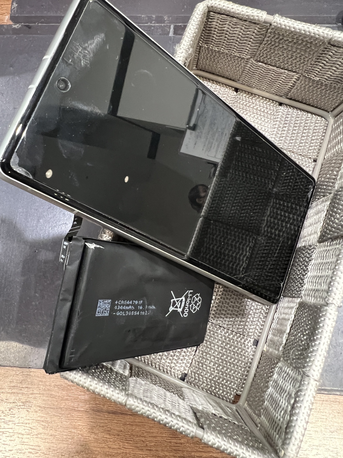 pixel7a  バッテリー交換